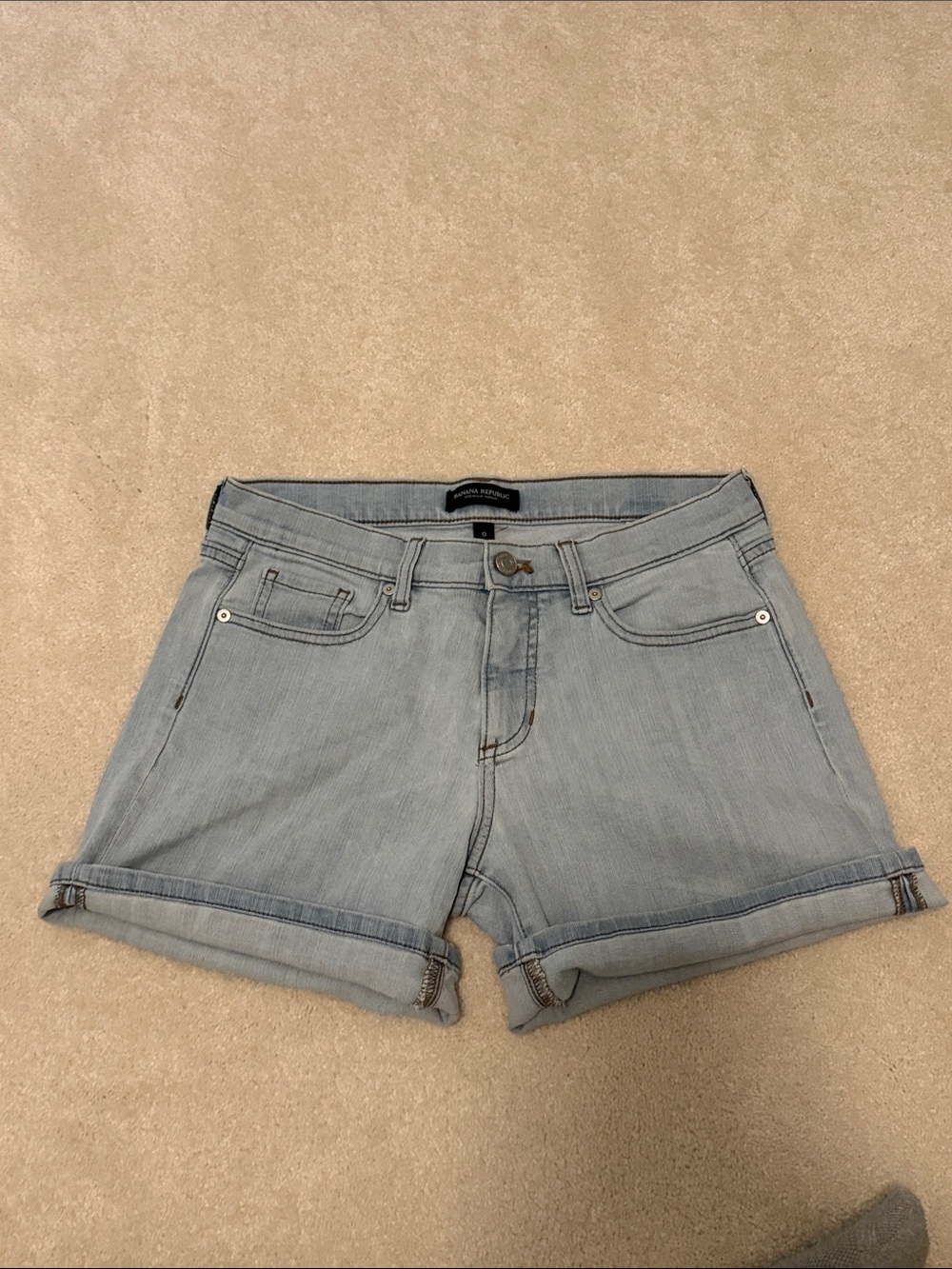 Banana Republic Light Wash Denim Roll-Cuff Women’s Shorts - Size 0
